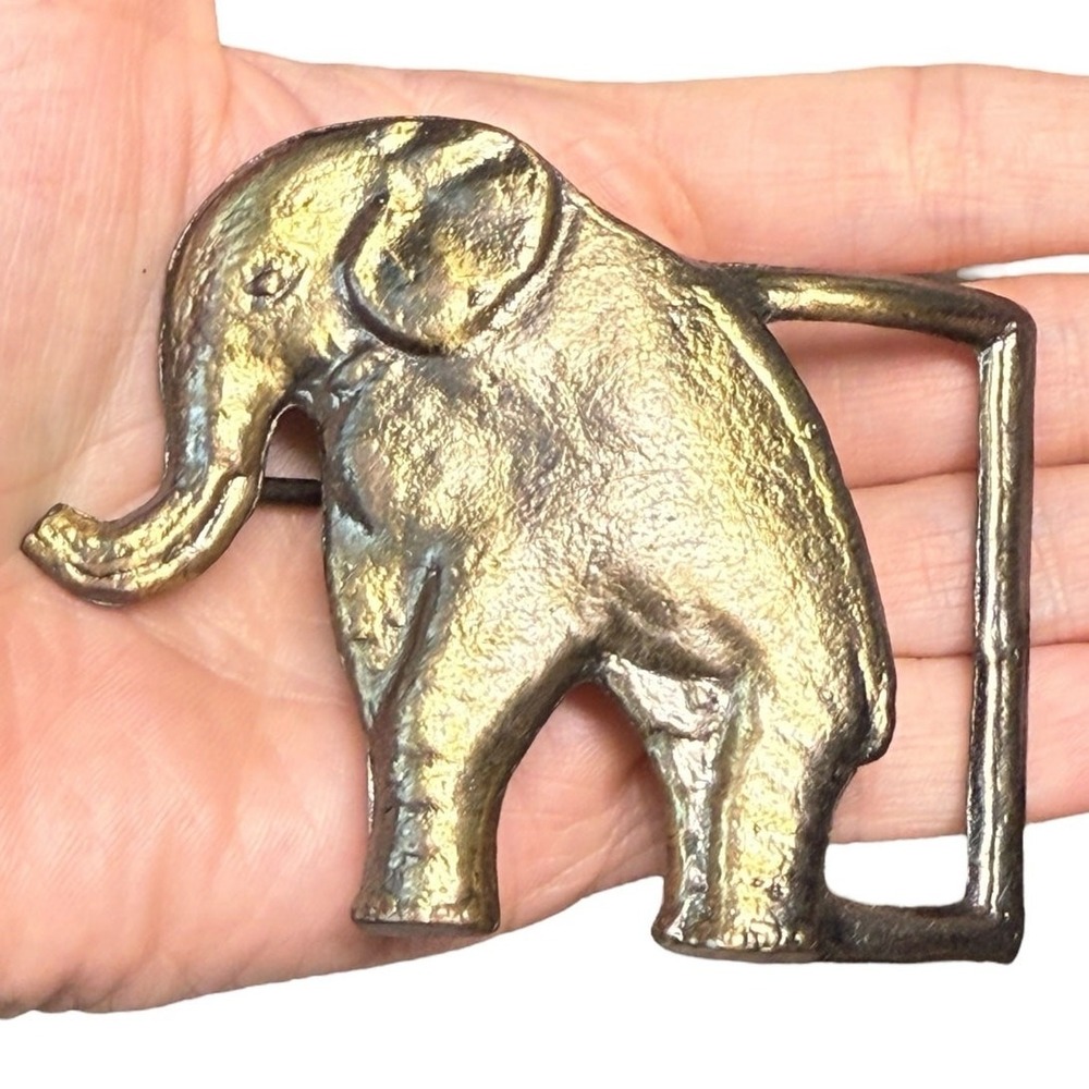 Vintage Elephant Belt Buckle Brass Tone Safari Animal Statement Retro 80s - Picture 2 of 8